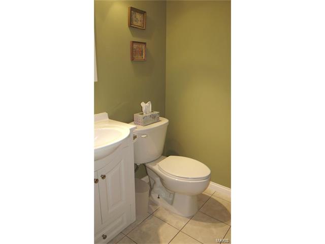 2409 Hidden Meadow Ln, Ballwin, MO 63021 photo 11