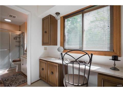 401 Andover Ln, Ballwin, MO 63011 photo 9