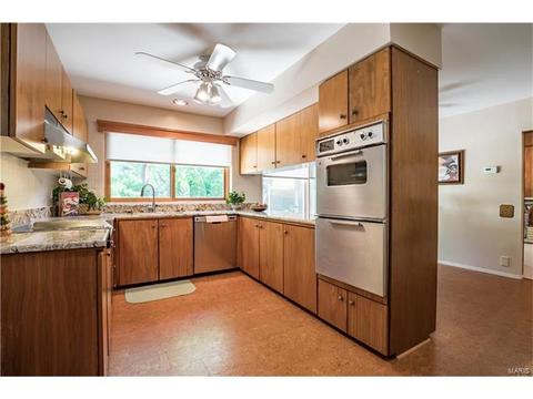 401 Andover Ln, Ballwin, MO 63011 photo 3