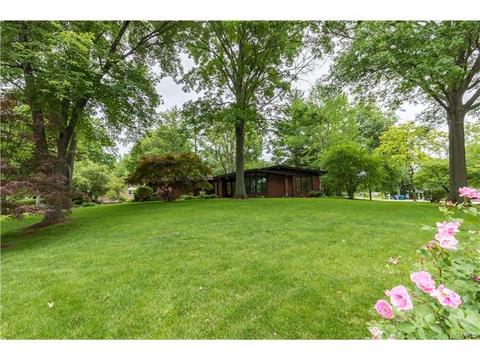 401 Andover Ln, Ballwin, MO 63011 photo 2