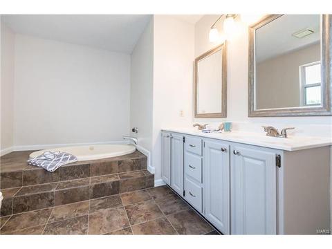53 Georgetown Cir, O'fallon, MO 63368 photo 13