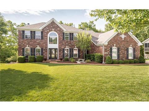 16037 Forest Valley Dr, Ballwin, MO 63021 photo 1