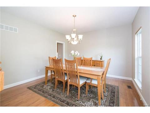 16037 Forest Valley Dr, Ballwin, MO 63021 photo 9