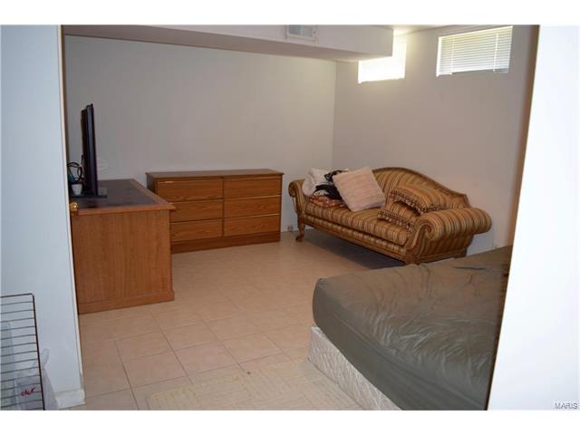 902 Claybend Dr, Ballwin, MO 63011 photo 28