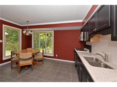 691 Woodrun Ct, Ballwin, MO 63021 photo 7