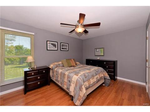 691 Woodrun Ct, Ballwin, MO 63021 photo 9