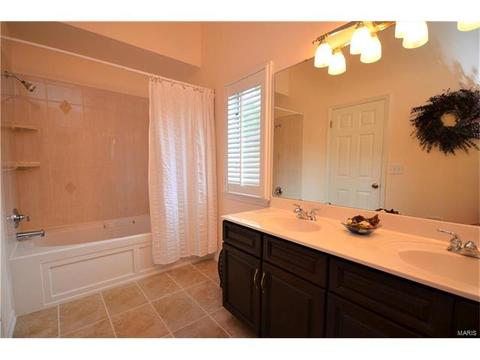 657 Huntley Hts, Ballwin, MO 63021 photo 18