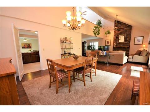 657 Huntley Hts, Ballwin, MO 63021 photo 8