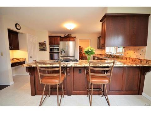 657 Huntley Hts, Ballwin, MO 63021 photo 13