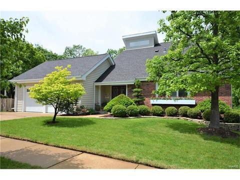 657 Huntley Hts, Ballwin, MO 63021 photo 1