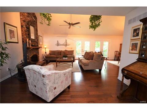 657 Huntley Hts, Ballwin, MO 63021 photo 5
