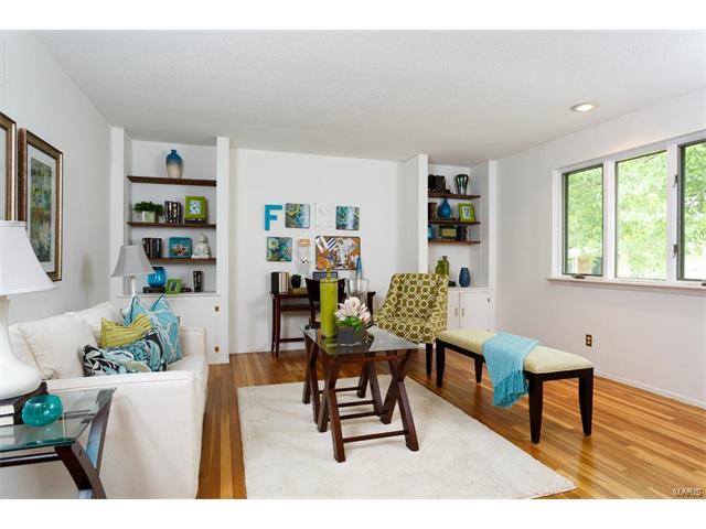 901 Bitterfield Dr, Ballwin, MO 63011 photo 4