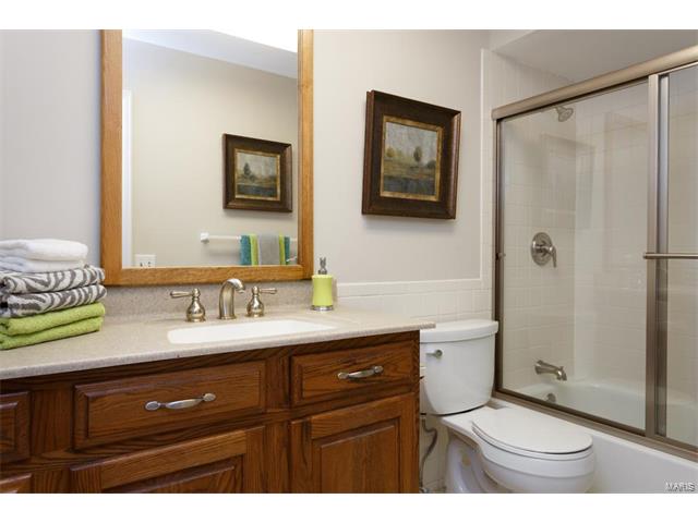 901 Bitterfield Dr, Ballwin, MO 63011 photo 12