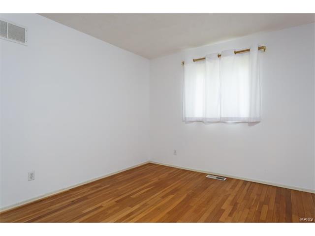 901 Bitterfield Dr, Ballwin, MO 63011 photo 10