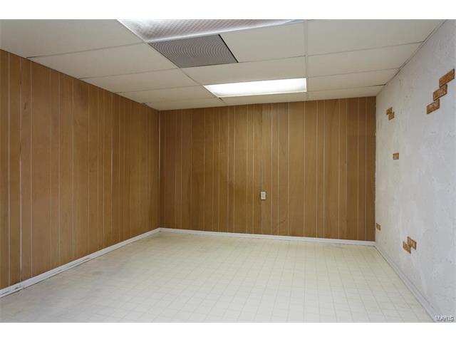 901 Bitterfield Dr, Ballwin, MO 63011 photo 16