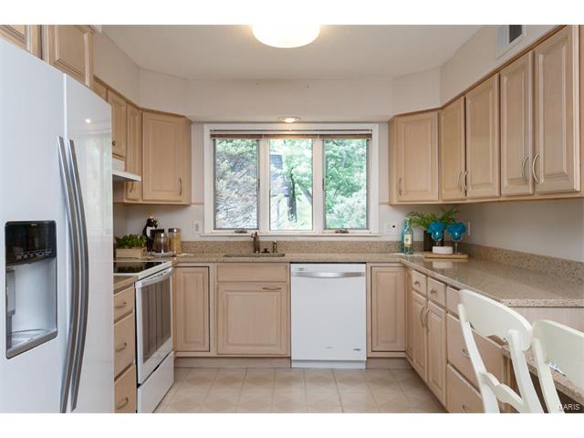 901 Bitterfield Dr, Ballwin, MO 63011 photo 7