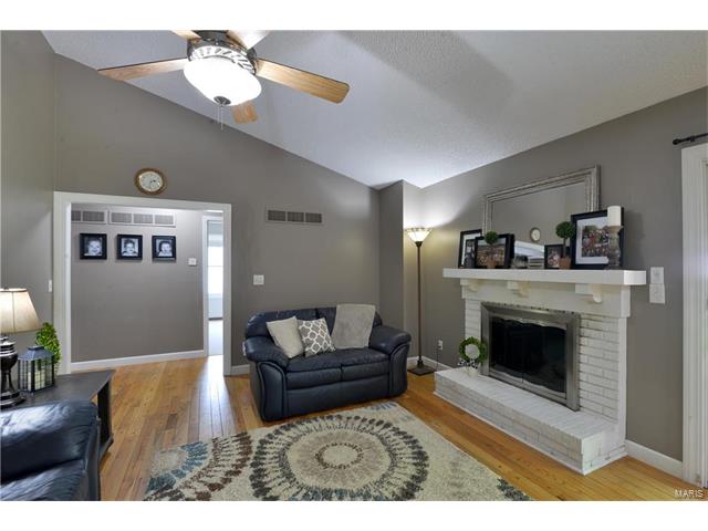 1705 Derrynane, Ballwin, MO 63021 photo 3