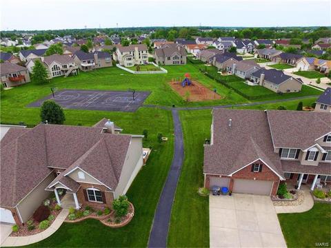 32 Flanders Ct, O'fallon, MO 63366 photo 5