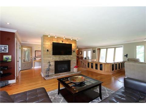 17 Lochhaven Ln, Ballwin, MO 63021 photo 8