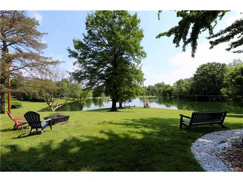 17 Lochhaven Ln, Ballwin, MO 63021 photo 2