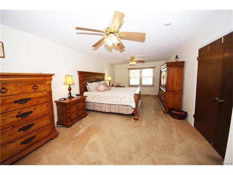 576 Spragues Mill Ct, Ballwin, MO 63011 photo 12