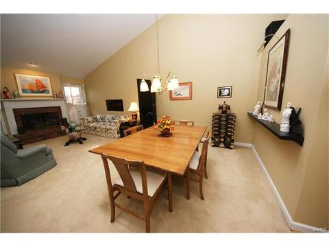 14 Morning Hill Dr, Ballwin, MO 63021 photo 4