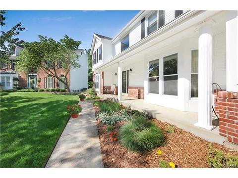 14 Timber Ridge Estates Ct, Ballwin, MO 63011 photo 2