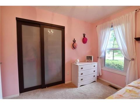 513 Treetop Trail Dr, Ballwin, MO 63021 photo 14