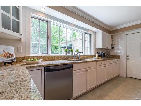 10906 Conway Rd, Saint Louis, MO 63131 photo 12