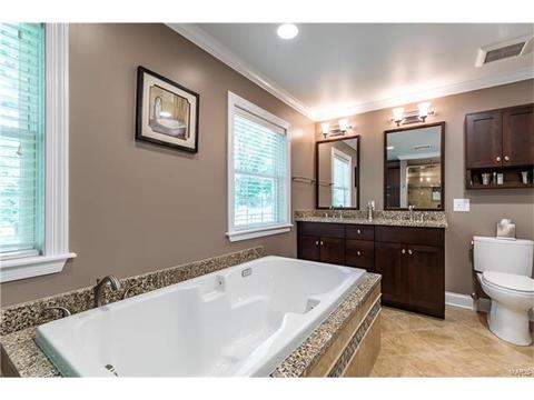 10906 Conway Rd, Saint Louis, MO 63131 photo 20