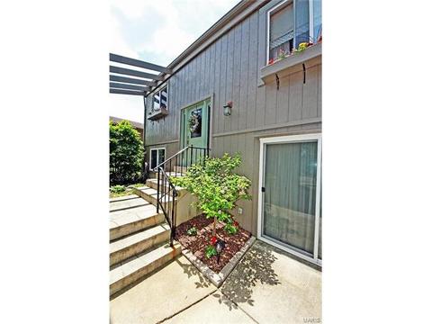 969 Beacon Woods Ct, Ballwin, MO 63021 photo 5