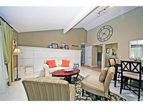 969 Beacon Woods Ct, Ballwin, MO 63021 photo 9