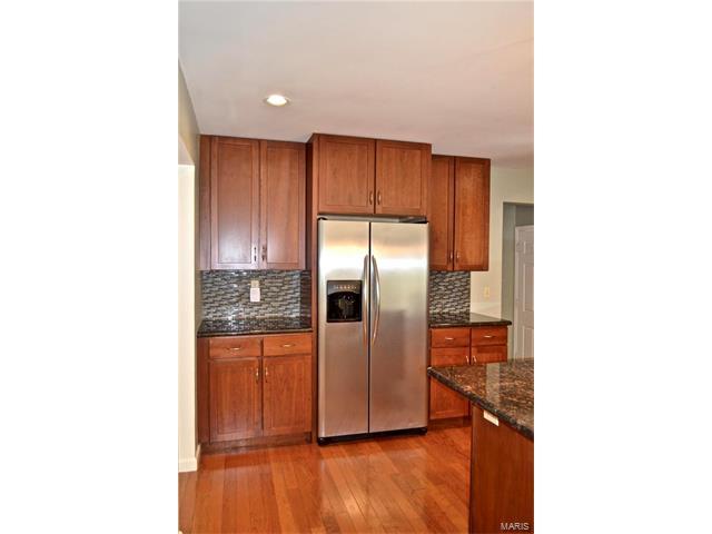  7028 W Park Ave, Saint Louis, MO 63117 photo 4