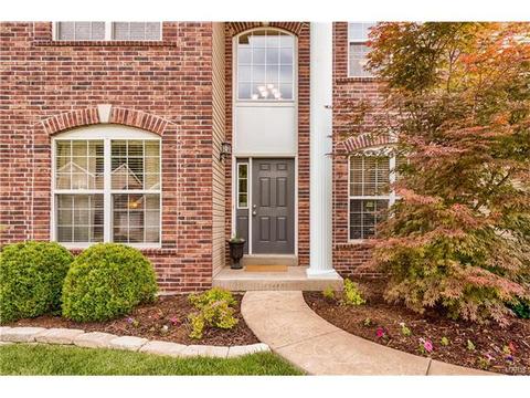 1373 Red Oak Plantation Dr, Ballwin, MO 63021 photo 2