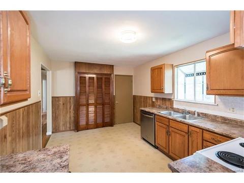914 Saint Bernard Dr, O'fallon, MO 63366 photo 9