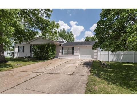 914 Saint Bernard Dr, O'fallon, MO 63366 photo 2