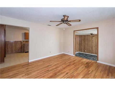 914 Saint Bernard Dr, O'fallon, MO 63366 photo 5