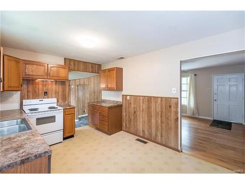914 Saint Bernard Dr, O'fallon, MO 63366 photo 8