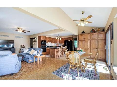 744 Woodrun Dr, Ballwin, MO 63021 photo 13