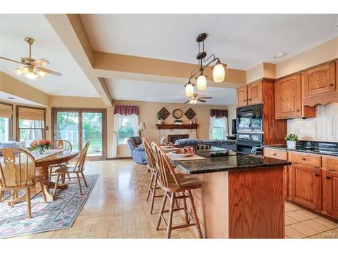 744 Woodrun Dr, Ballwin, MO 63021 photo 17