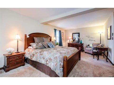 744 Woodrun Dr, Ballwin, MO 63021 photo 5