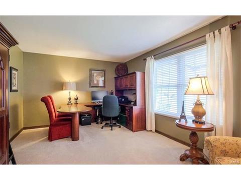744 Woodrun Dr, Ballwin, MO 63021 photo 2