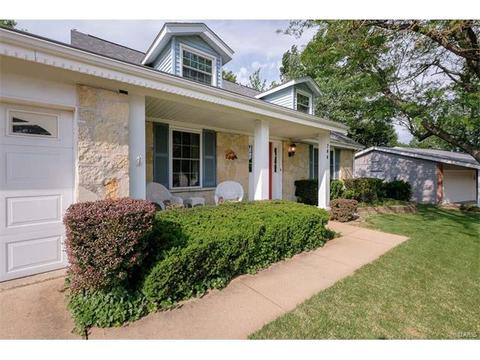 744 Woodrun Dr, Ballwin, MO 63021 photo 9