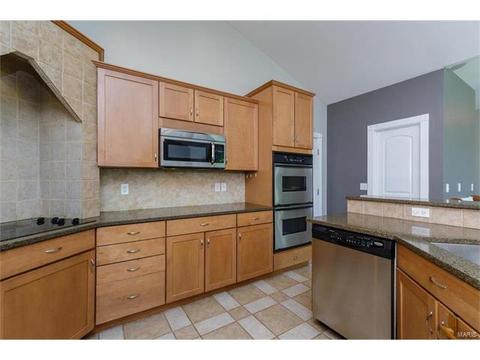 844 Nancy Ln, Weldon Spring, MO 63304 photo 3