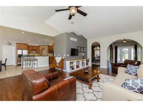 844 Nancy Ln, Weldon Spring, MO 63304 photo 8