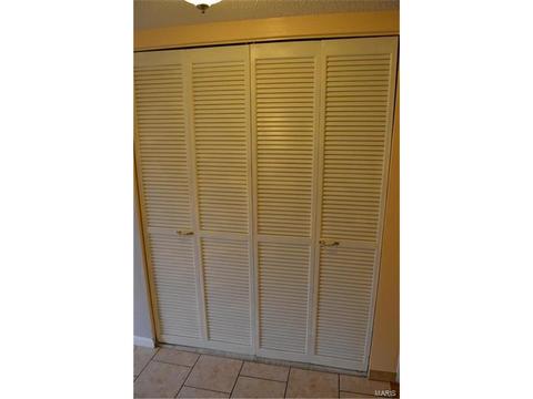 4286 Eiffel Dr, Saint Louis, MO 63125 photo 8