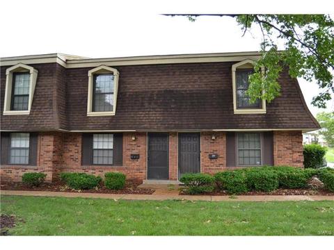 4286 Eiffel Dr, Saint Louis, MO 63125 photo 1