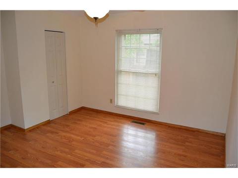 4286 Eiffel Dr, Saint Louis, MO 63125 photo 14
