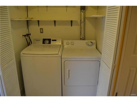 4286 Eiffel Dr, Saint Louis, MO 63125 photo 9
