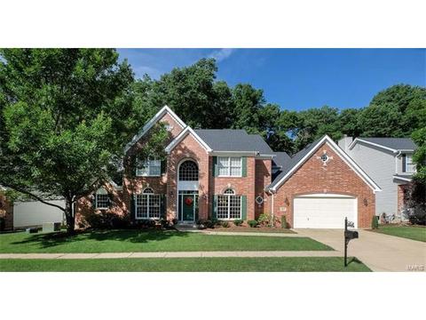 927 Castle Pines Dr, Ballwin, MO 63021 photo 1